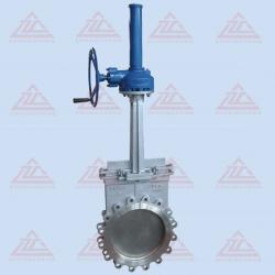 Full lugged knife gate valve with gear operated